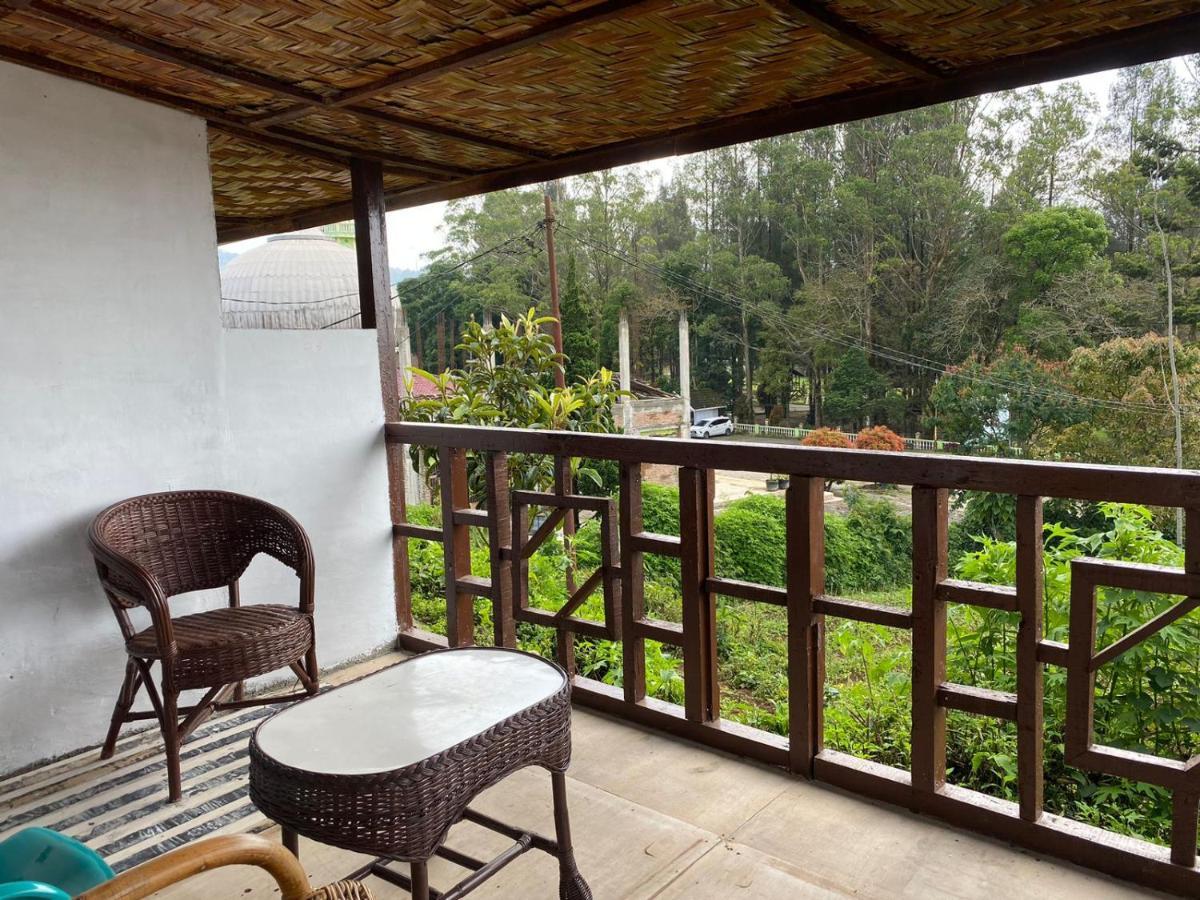 Ron'S Guest House Berastagi Backpacker Rooms Exterior foto